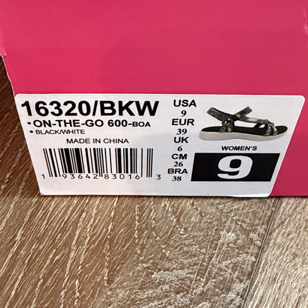 Skechers Vibrant Strappy Sandals - Picture 2 of 5